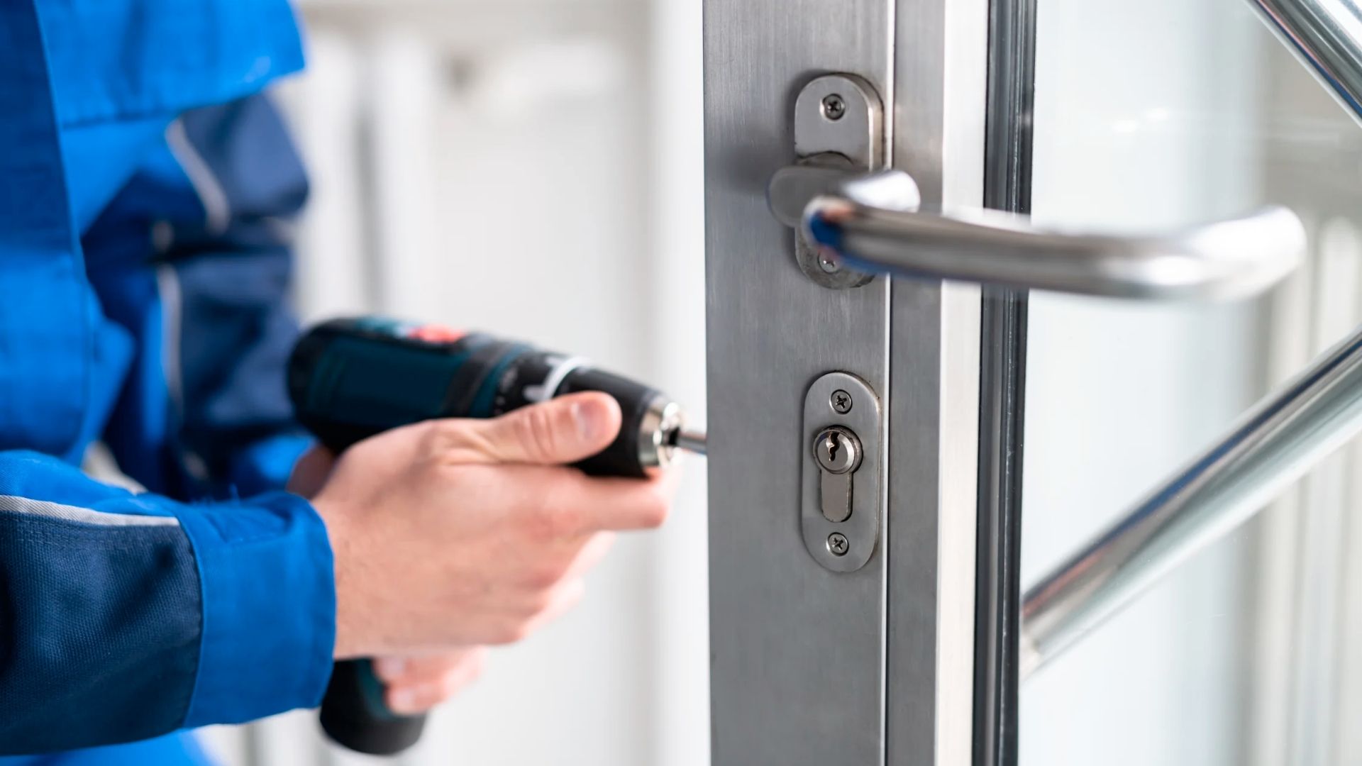 Who to Call When You Need a Locksmith in Broadbeach | Express Locksmith Gold Coast