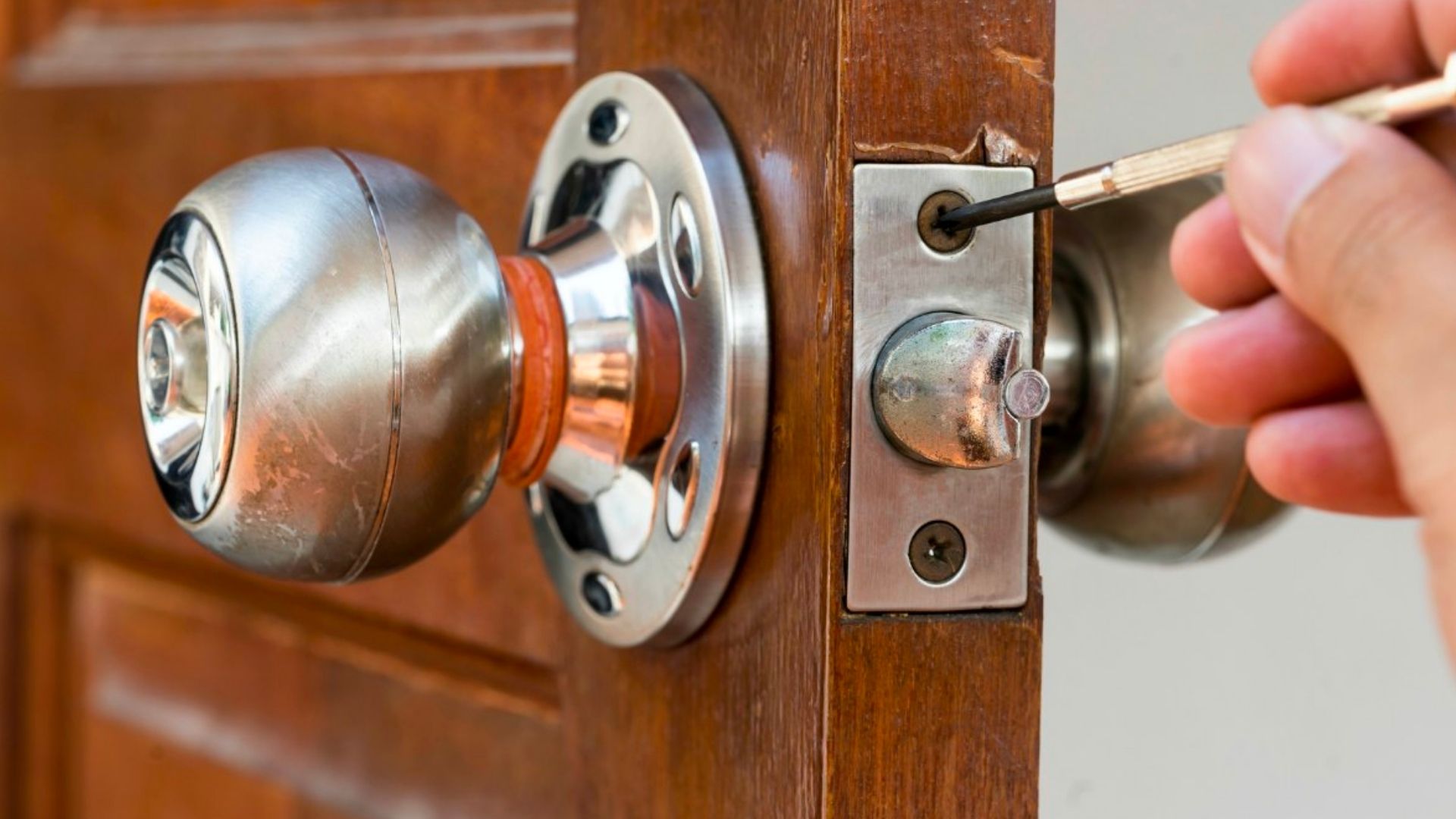 Do locksmiths break locks? | Express Locksmith Gold Coast
