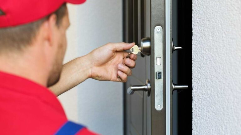 Locksmith Repiring Home Locks