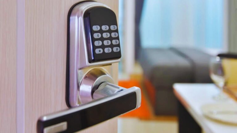 When to Hire an Industrial Locksmith for Better Business Security
