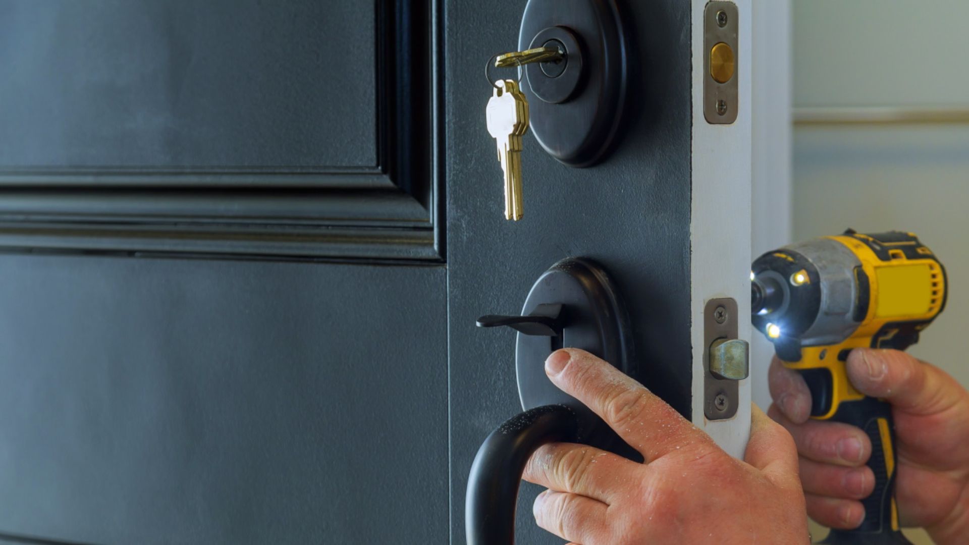 Using Drill To Chnge Locks On Blck Door